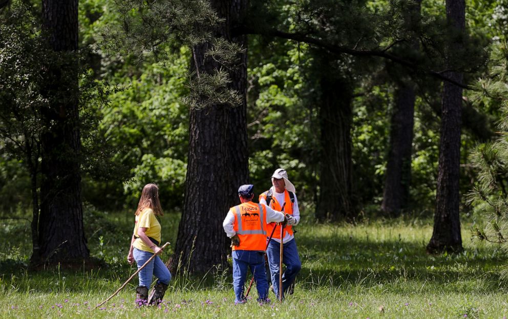 PHOTO: Members of Texas EquuSearch conduct a search for four-year-old Maleah Davis, May 6, 2019, in Humble, Texas.