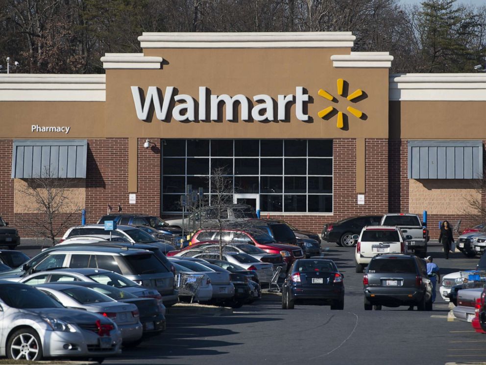 PHOTO: A Walmart store is seen in Landover, Maryland, December 31, 2014.