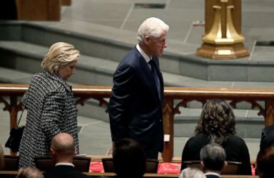 PHOTO: Accompanied by his wife, Hillary Clinton, left, former President Bill Clinton arrives at St. Martins Episcopal Church for a funeral service for former first lady Barbara Bush, April 21, 2018 in Houston.