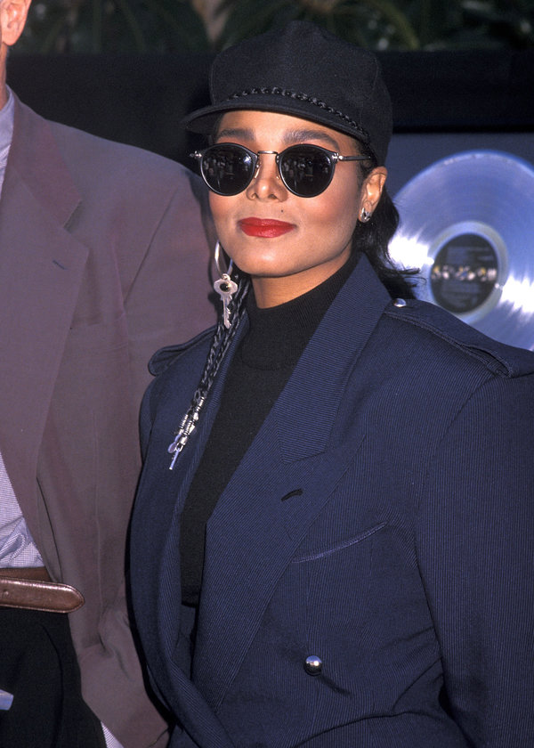 At the presentation of platinum records for her album "Janet Jackson's Rhythm Nation 1814" and two singles "Miss You Much" an