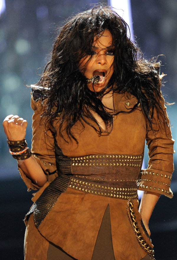 Performing&nbsp;onstage at the American Music Awards in Los Angeles.