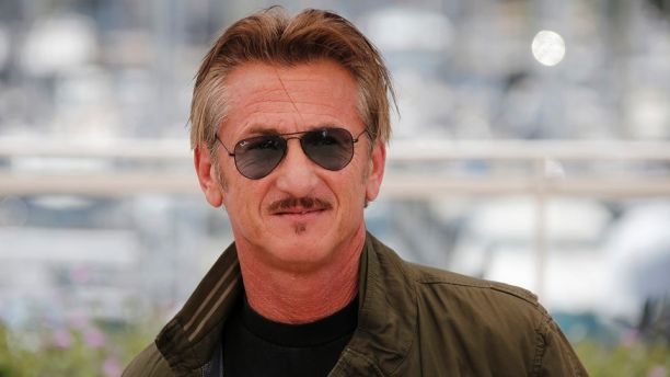 Director Sean Penn poses during a photocall for the film "The Last Face" in competition at the 69th Cannes Film Festival in Cannes, France, May 20, 2016. REUTERS/Jean-Paul Pelissier   - LR1EC5K11ZRYX