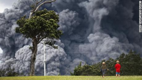 An ash plume fills the sky last week at Hawai&#39;i Volcanoes National Park.