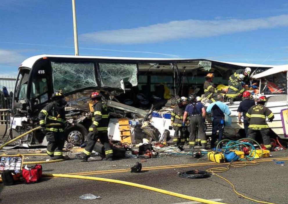 PHOTO: A chartered passenger bus was involved in a crash with a Ride the Ducks amphibious tour bus in Seattle, Oct. 5, 2015.