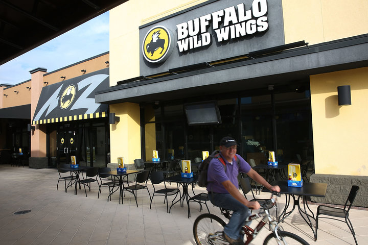 Buffalo Wild Wings&nbsp;is one of seven fast-food restaurants to sign a binding agreement with Washington state's attorney ge