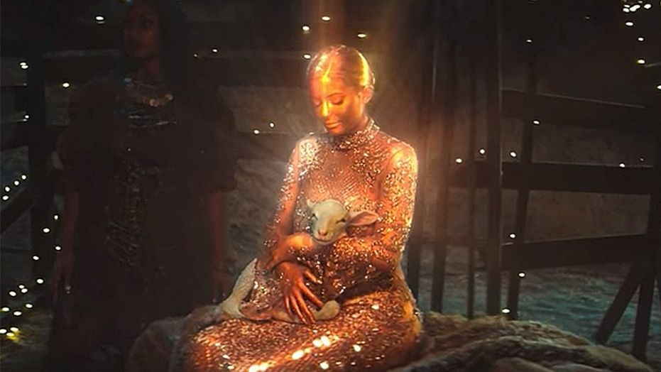 Kylie Jenner appeared in Travis Scott's new video was a Virgin Mary-like figure.