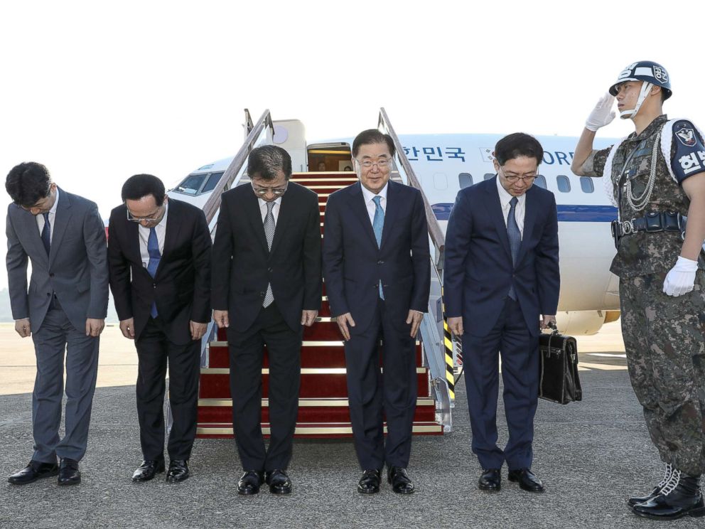 PHOTO: South Korean special envoys led by the chief of the national security office at Seouls presidential Blue House, Chung Eui-yong, leave for Pyongyang from an airport in Sungnam city, South Korea, Sept. 5, 2018.