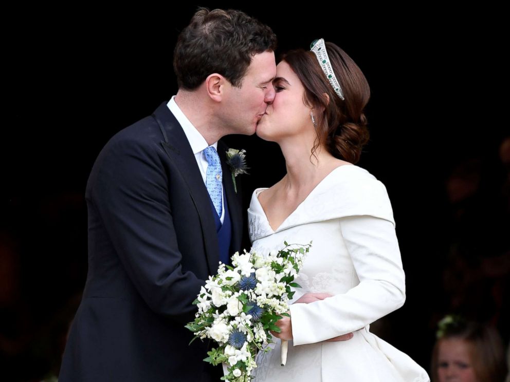 PHOTO: Princess Eugenie and Jack Brooksbank kiss after their wedding at St Georges Chapel in Windsor Castle, in Britain, Oct. 12, 2018.