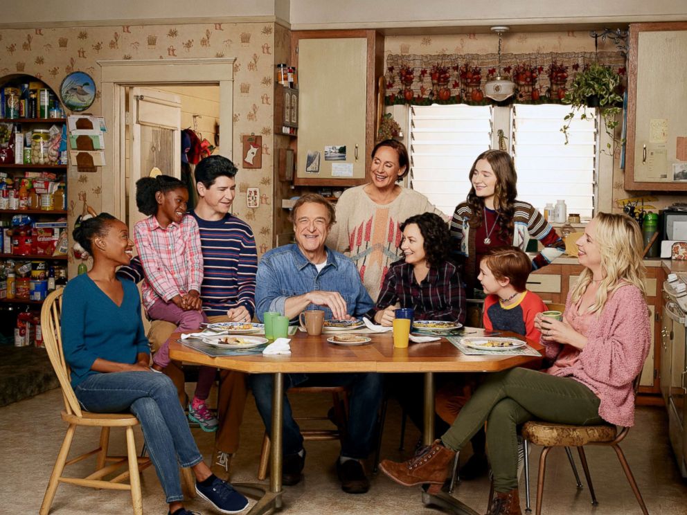 PHOTO: The cast of the show The Conners.