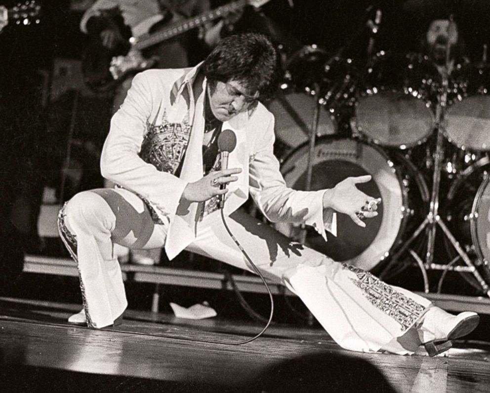 PHOTO: Elvis Presley performs in concert at the Milwaukee Arena, April 27, 1977, in Milwaukee, Wisconsin.