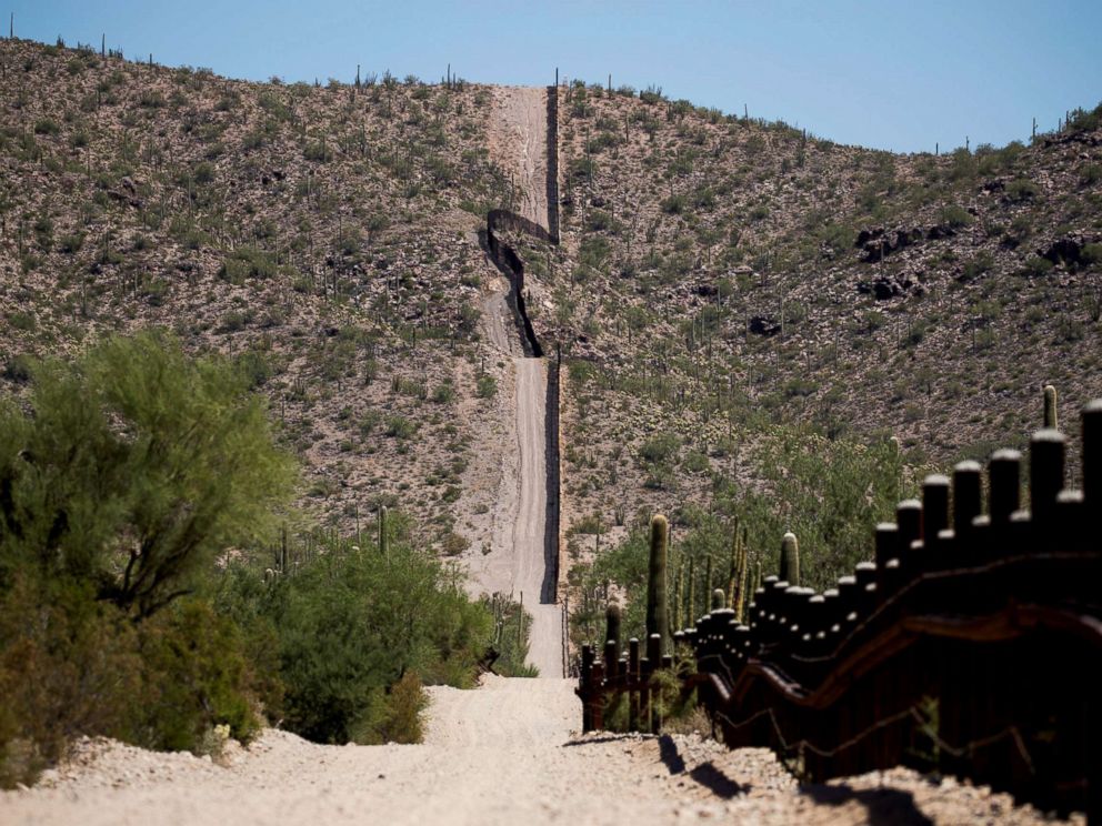 PHOTO: The U.S.-Mexico border is seen near Lukeville, Pima County, Ariz., Sept. 11, 2018.