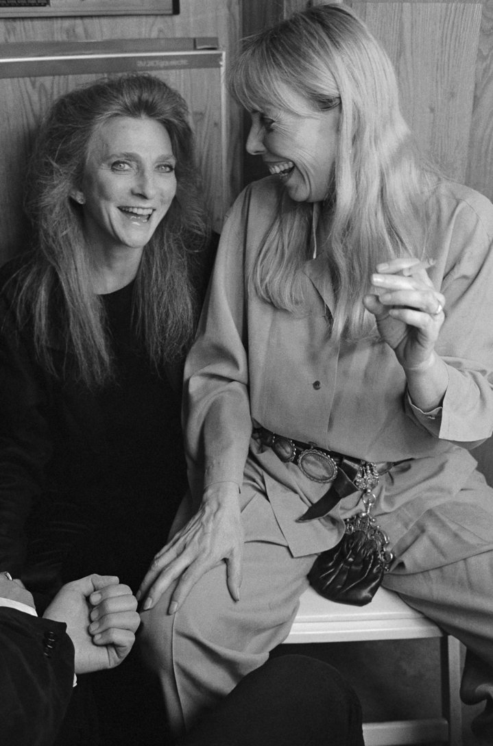 Judy Collins and Joni Mitchell at the&nbsp;Troubadours of Folk Festival in 1993.