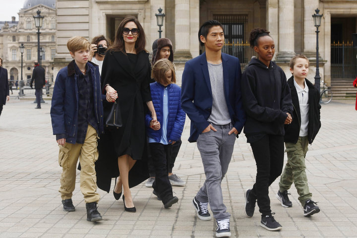 Angelina Jolie with her children Shiloh Pitt Jolie, Maddox Pitt Jolie, Vivienne Marcheline Pitt Jolie, Pax Thien Pitt Jolie, 