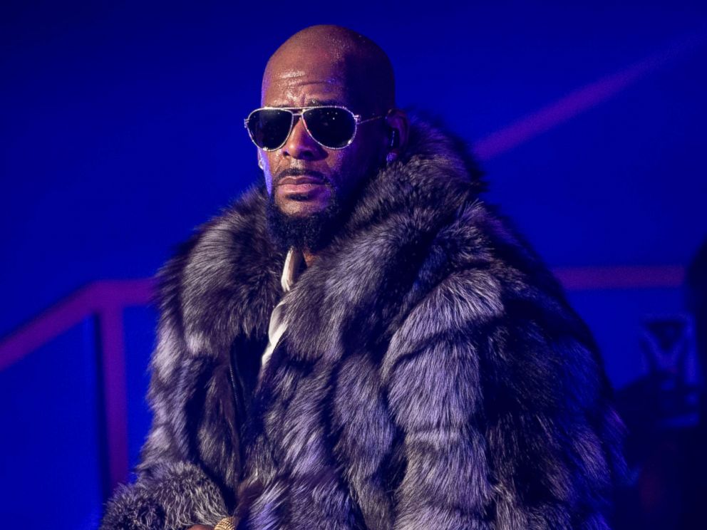 PHOTO: R. Kelly performs in concert during the 12 Nights Of Christmas tour at Kings Theatre, Dec. 17, 2016, in Brooklyn, New York. 