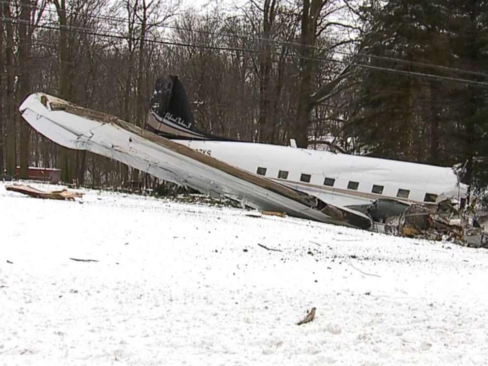 PHOTO: The scene of a small plane crash near Kidron, Ohio.