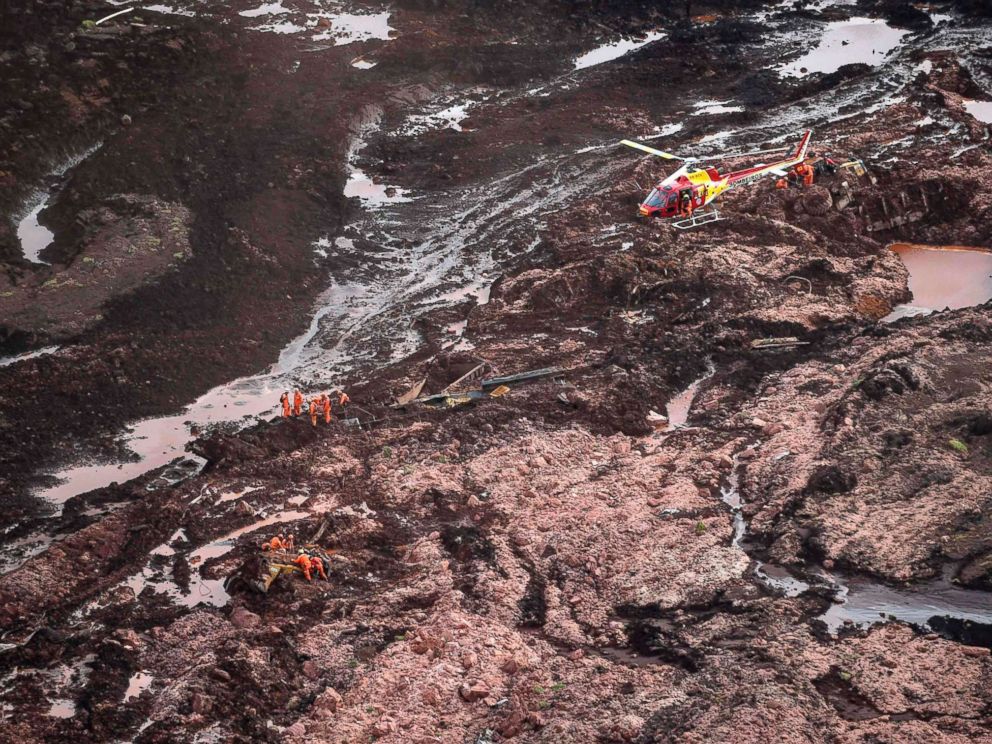 PHOTO: Rescuers search for victims after the collapse of a dam, which belonged to Brazils giant mining company Vale, near the town of Brumadinho in southeastern Brazil, Jan. 25, 2019.