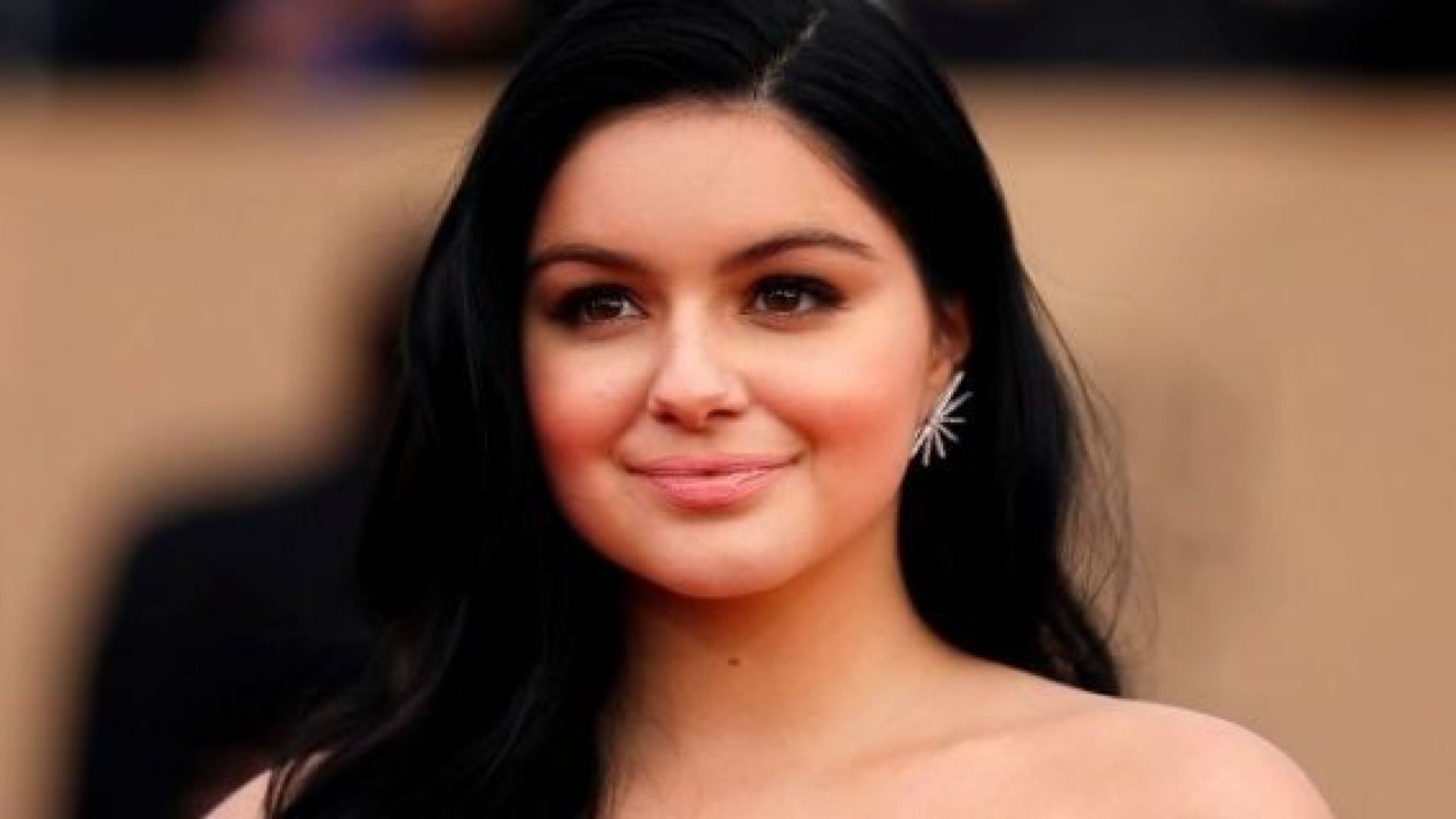 Ariel Winter fired back at a body shamer on social media.