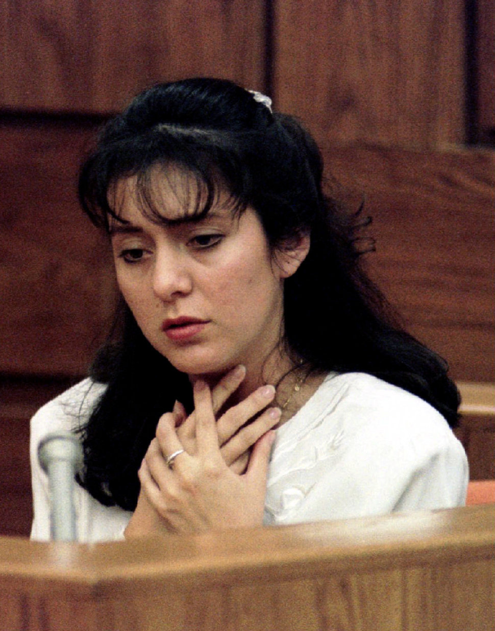 Bobbitt in court in Manassas, Virginia, in January 1994, describing how her husband choked her.