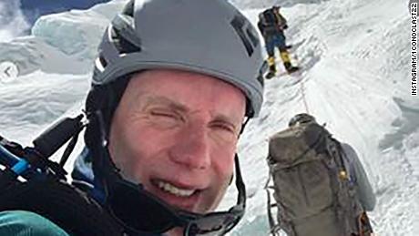 Robin Haynes Fisher died while descending from Everest&#39;s summit on May 25.