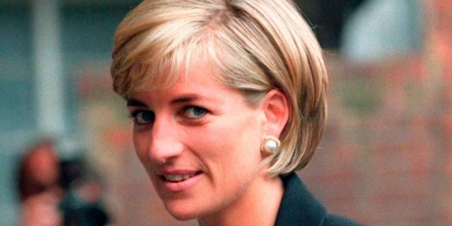 Princess Diana at the Royal Geographical Society in London for a speech on the dangers of landmines on June 12, 1997. REUTERS/Ian Waldie