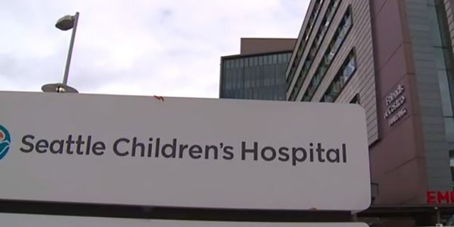 Seattle Children’s Hospital closed several operating rooms and is contacting the families of about 3,000 children who’ve had recent procedures after a common type of mold was detected over the weekend, officials said.