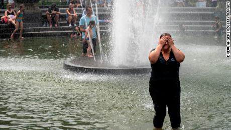 How heat waves can kill -- and how to stay safe