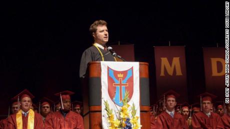 In 2017 Lindsay shared his story to graduates at his alma mater, De Smet Jesuit High School in St. Louis.