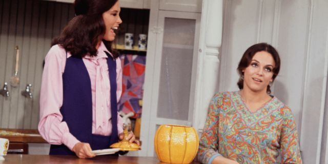 Mary Tyler Moore and Valerie Harper on the set of The Mary Tyler Moore Show. 