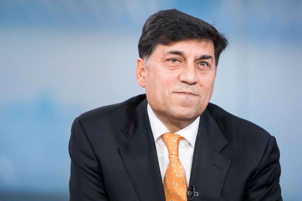 PHOTO:Rakesh Kapoor, chief executive officer of Reckitt Benckiser Group Plc, pauses during a Bloomberg Television interview in London, Feb. 19, 2018. 