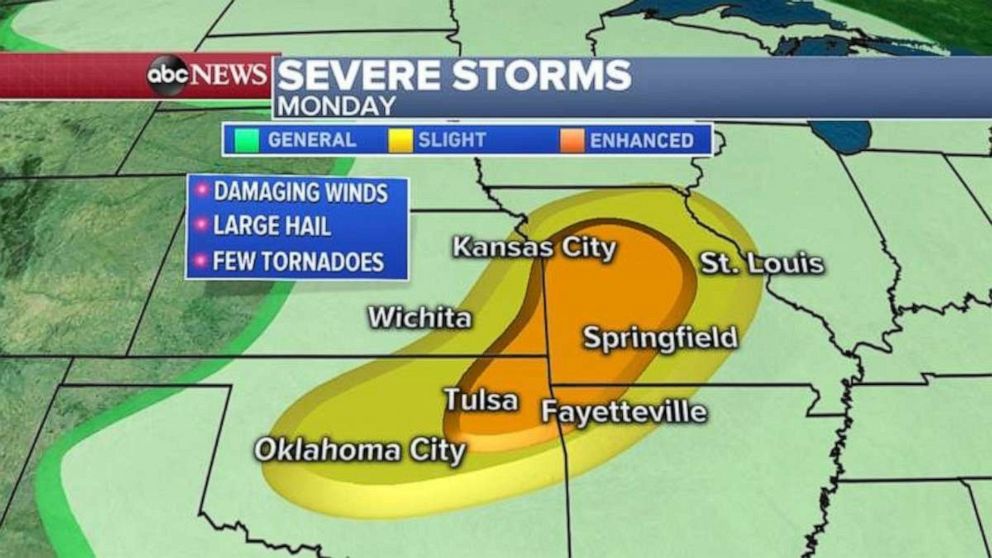 PHOTO: Severe storms will continue to move across the Midwest today.