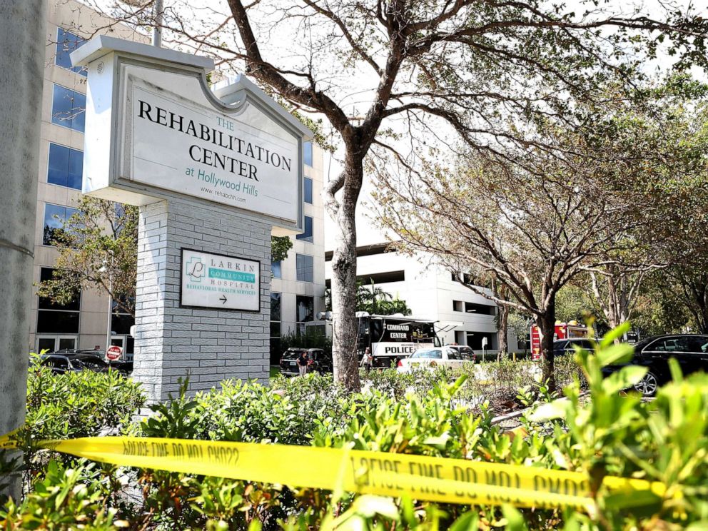 PHOTO:Police surround the Rehabilitation Center at Hollywood Hills, Sept. 13, 2017, in Hollywood, Fla. 