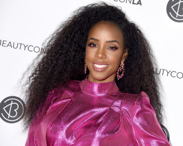 Kelly Rowland attends Beautycon Los Angeles 2019 Pink Carpet at Los Angeles Convention Center on August 10, 2019 in Los Angeles, California. (Photo by Gregg DeGuire/FilmMagic) thegrio.com