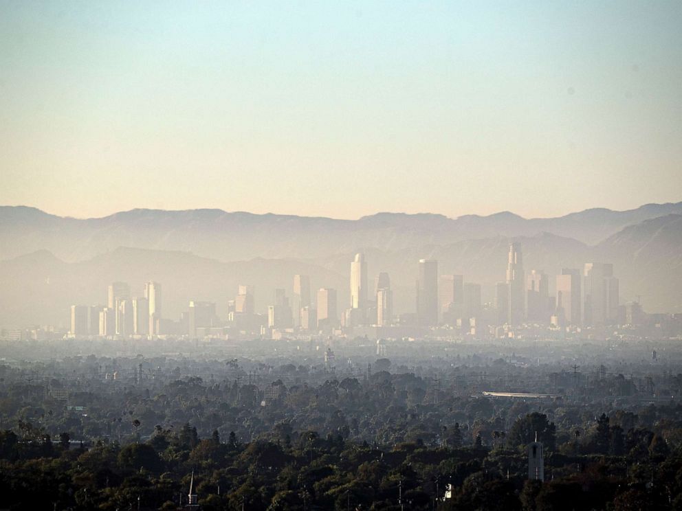 PHOTO: A layer of smog covers Downtown and the nearby areas in Los Angeles, August 14, 2019.