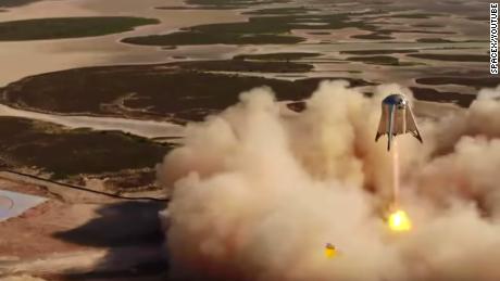 SpaceX&#39;s Starhopper prototype soars in 150-meter &#39;hop test&#39;