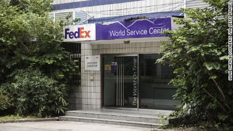 Chinese officials suspect FedEx held back over 100 Huawei packages