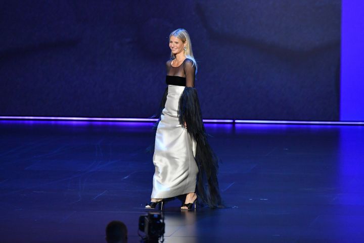 Paltrow walks across the stage as Stevie Wonder's&nbsp;&ldquo;Superstition&rdquo; blares in the background.