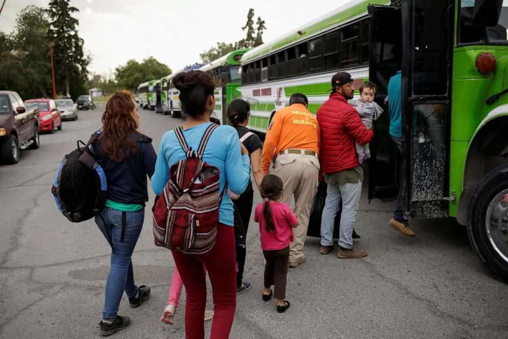 PHOTO: Mexicans fleeing violence board a bus as they are moved to a shelter due a storm forecast in Ciudad Juarez, Mexico, Sept. 30, 2019.