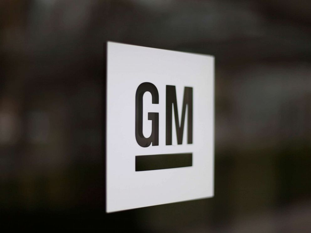 PHOTO: The General Motors logo at the companys world headquarters in Detroit, May 16, 2014. 