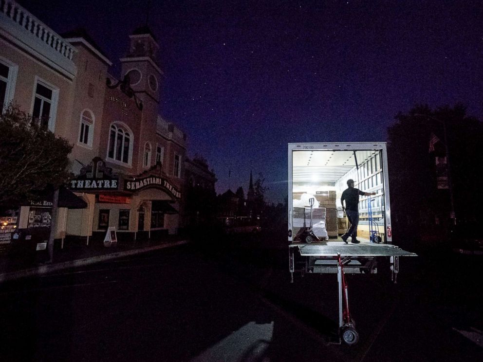 PHOTO: A truck makes a delivery during a power outage in Sonoma, Calif., Oct. 9, 2019. Power was shut off due to the high risk of fires. 