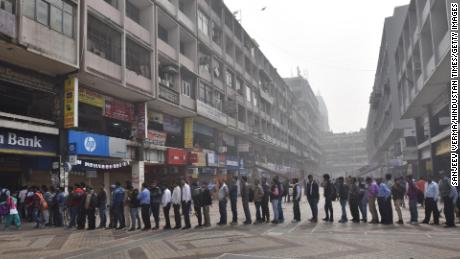 People rushed to withdraw cash from ATMs after the government banned two of India&#39;s biggest currency notes in 2016. (Sanjeev Verma/Hindustan Times/Getty Images)