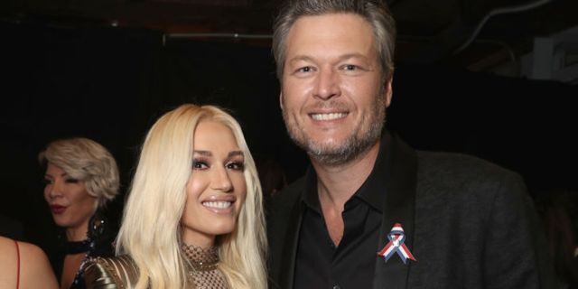 Gwen Stefani (L) and Blake Shelton started dating in 2015. 