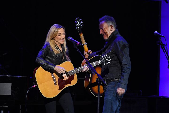 Sheryl Crow and Bruce Springsteen performed together on Monday night.&nbsp;