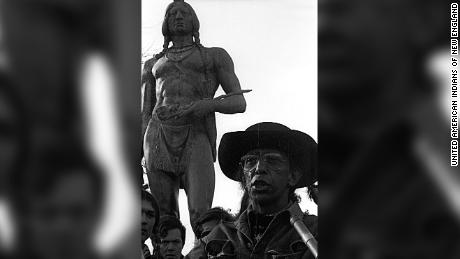 Wamsutta Frank James speaks in 1974 at the statue of Massasoit near Plymouth, Massachusetts.