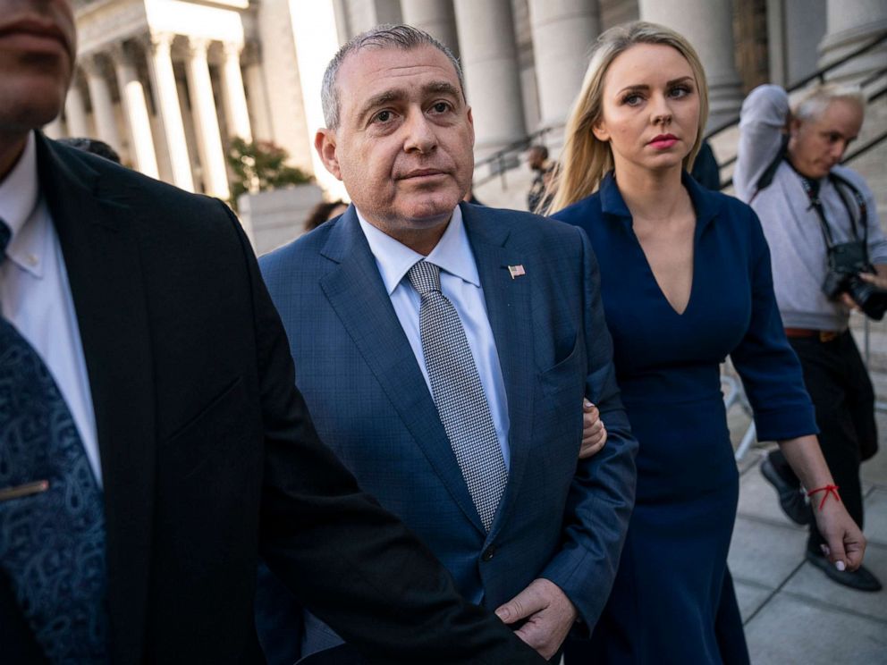 PHOTO: Lev Parnas and his wife Svetlana Parnas depart federal court following an arraignment hearing, Oct. 23, 2019, in New York.