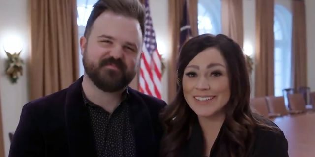 Nashville worship leaders and married couple, Cody Carnes and Kari Jobe, in the Cabinet Room of the White House after praying for President Trump.