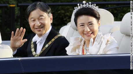 Japan&#39;s Emperor has a dinner date with a sun goddess