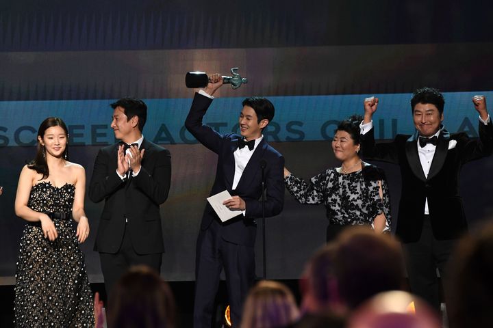 Tthe cast of "Parasite" accepts the award for Outstanding Performance by a Cast in a Motion Picture during the 26th Annual Sc