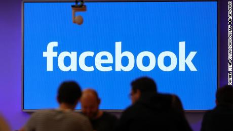 DNC raises concerns about Facebook&#39;s ability to catch trolls 