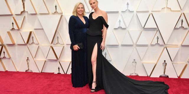 Charlize Theron's mother, Gerda Jacoba Aletta Maritz, sang her daughter's praises on the 2020 Oscars red carpet.