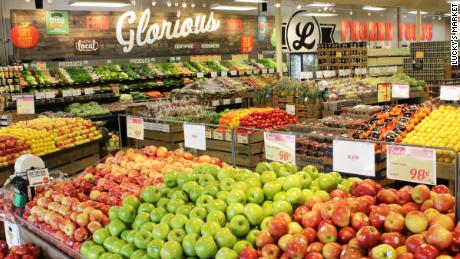 How a beloved organic grocery chain collapsed